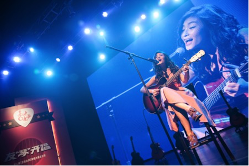 不断创新的菲彩国际音乐比赛 <br />～从传统电子琴到吉他女声～