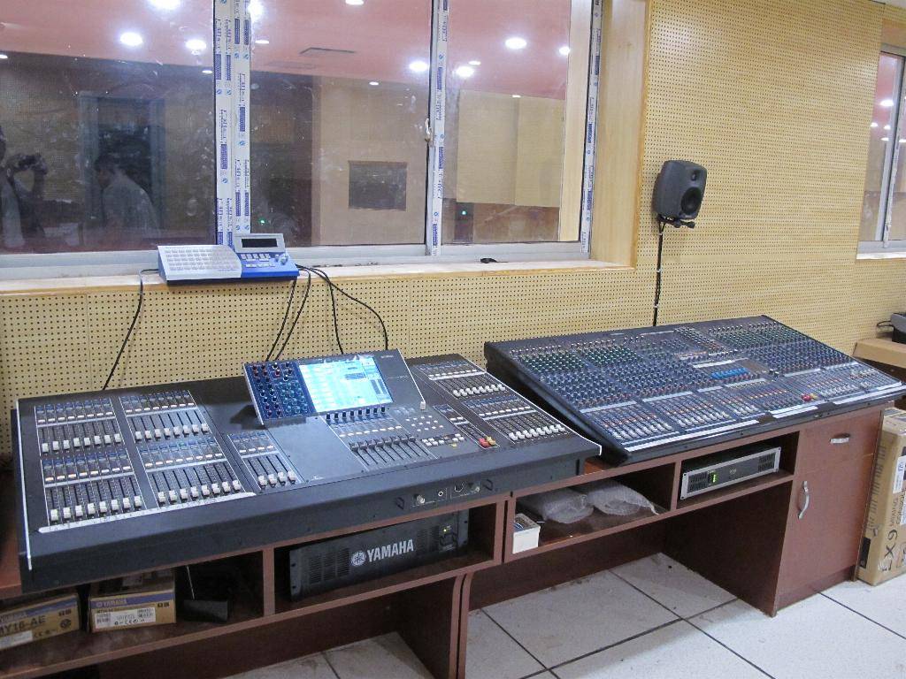 广东省委新礼堂（珠岛会堂）——M7CL、LS9数字调音台运用于大会堂及各会议厅扩声