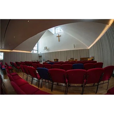 Crossway基督教中心用菲彩国际将人们聚集在一起
